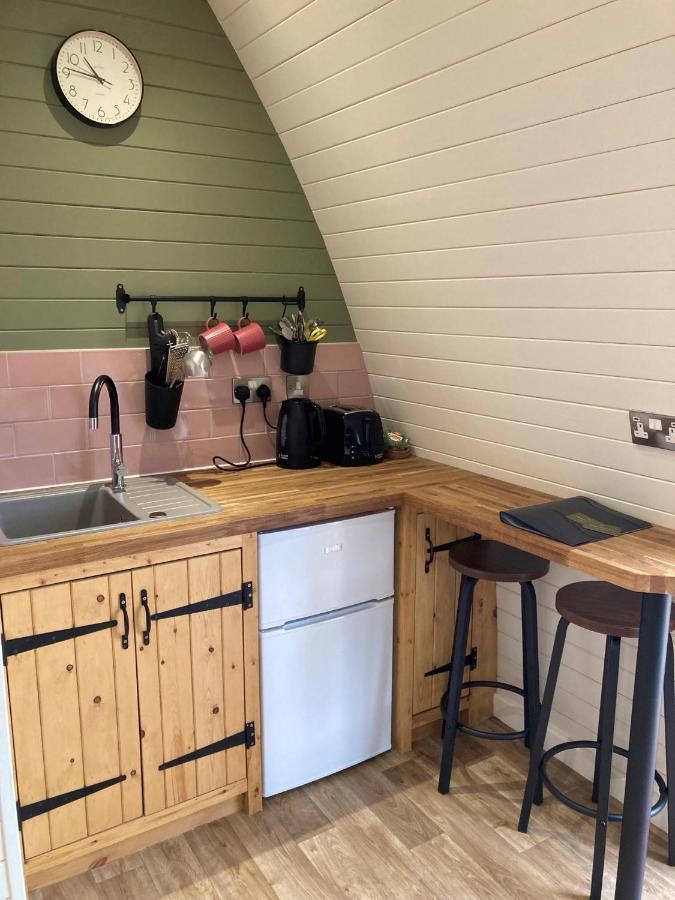 Delor - Bryntalch Glamping Pods Ξενοδοχείο Montgomery Εξωτερικό φωτογραφία